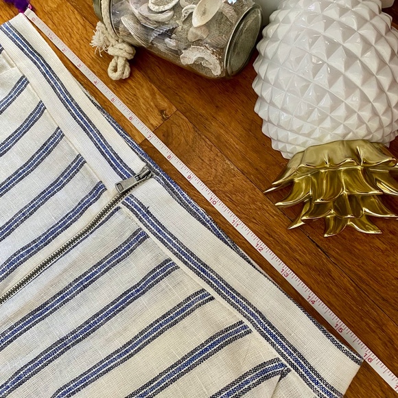 BCBGeneration | Front Zip Stripe Midi Skirt - Picture 4 of 7